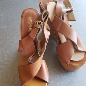 8.5M Michael Kors wooden wedges